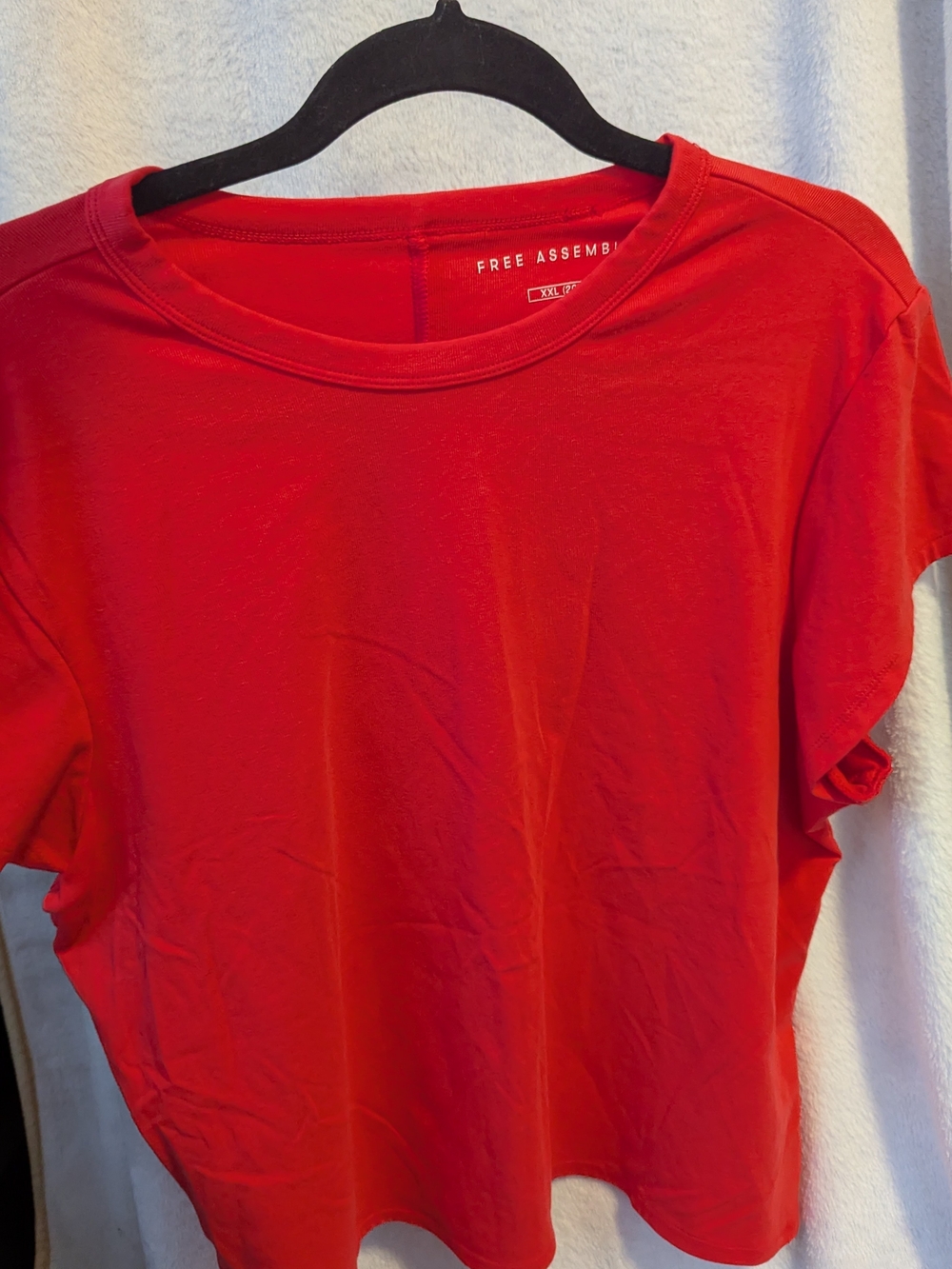 Free Assembly Women’s Red Short-Sleeve Crew Tee